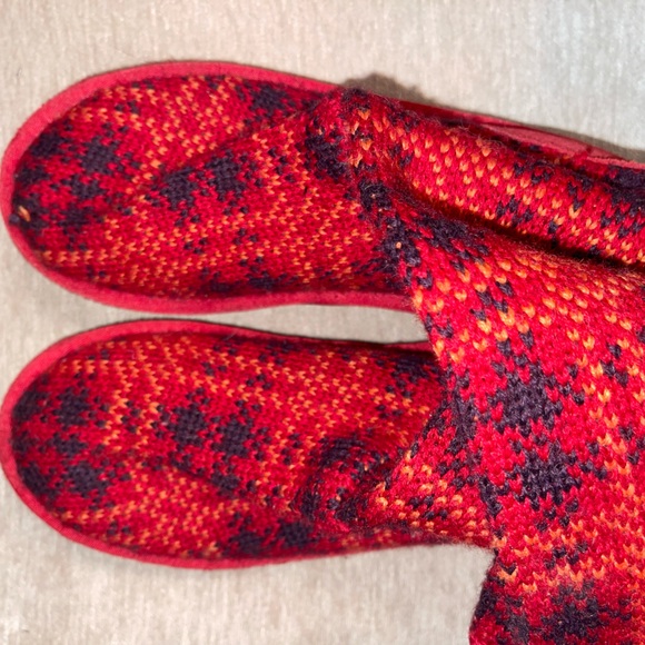 Uggs : Knit Boot -Red - Picture 2 of 4